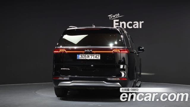 Kia Carnival 2023 — ფოტო 4/20
