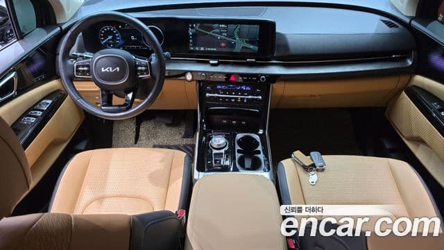 Kia Carnival 2023 — ფოტო 7/20
