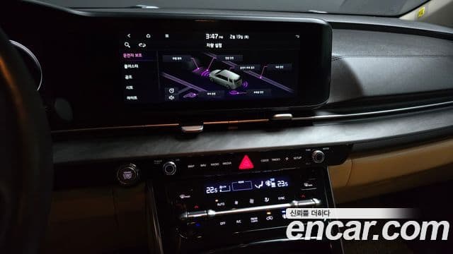 Kia Carnival 2023 — фото 16 из 20