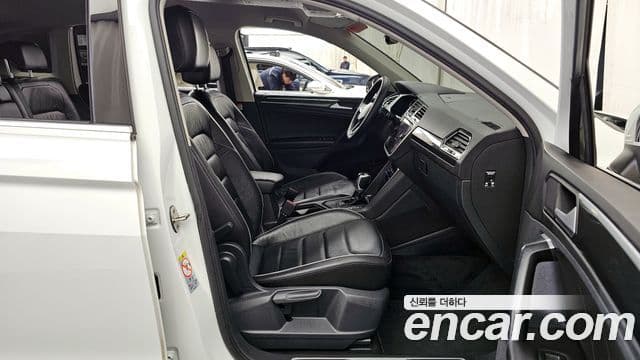 Volkswagen Tiguan 2021 — Şəkil 10/20
