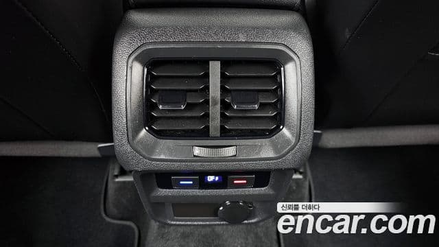 Volkswagen Tiguan 2021 — Şəkil 18/20