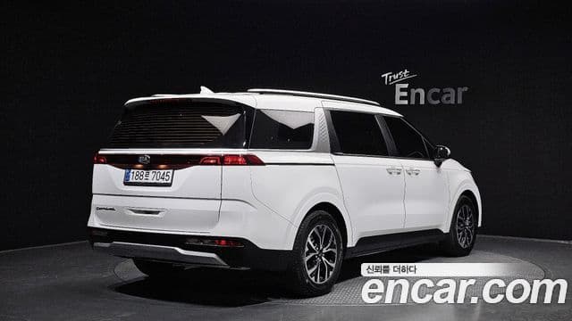 Kia Carnival 2021 — Фото 2/20