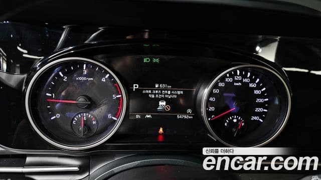 Kia Carnival 2021 — Фото 8/20