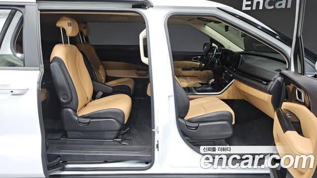 Kia Carnival 2021 — Фото 11/20