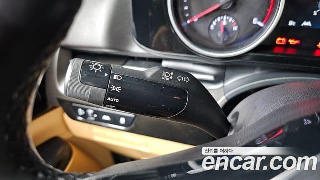 Kia Carnival 2021 — Фото 14/20