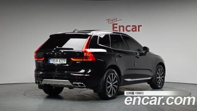 Volvo XC60 2021 — фото 2 из 20