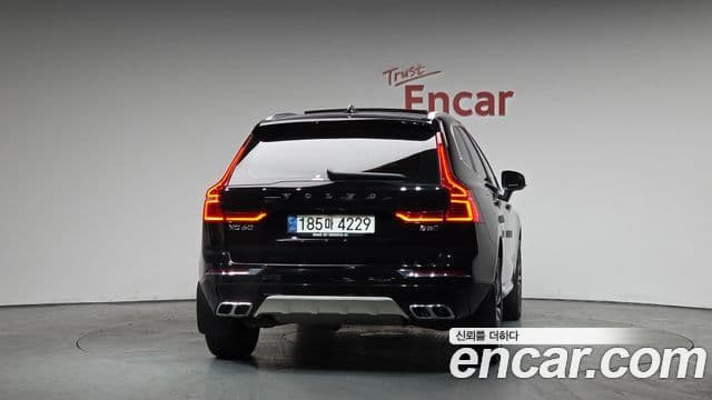 Volvo XC60 2021 — фото 4 из 20