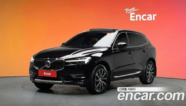 Volvo XC60 2021 — ფოტო 1/20