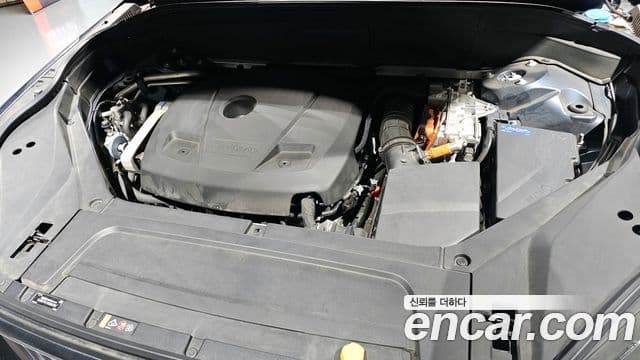 Volvo XC90 2020 — ფოტო 6/20