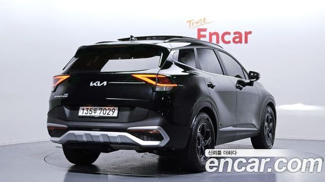 Kia Sportage 2021 — ფოტო 2/20