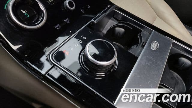 Land Rover Range Rover Velar 2018 — Фото 9/20