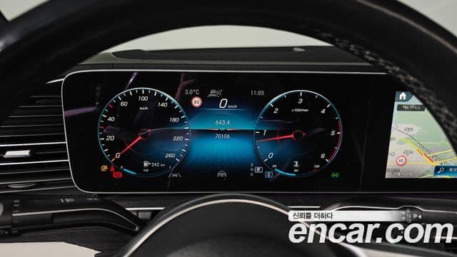 Mercedes-Benz GLE-Class 2021 — ფოტო 8/20
