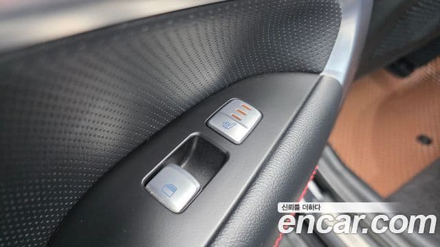 Genesis G70 2018 — фото 18 из 20