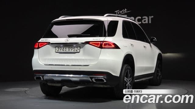 Mercedes-Benz GLE-Class 2020 — ფოტო 2/20