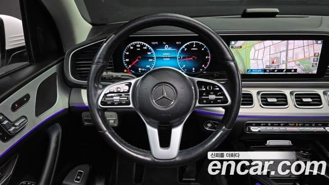 Mercedes-Benz GLE-Class 2020 — ფოტო 13/20