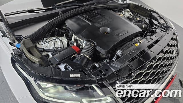 Land Rover Range Rover Velar 2022 — ფოტო 5/20