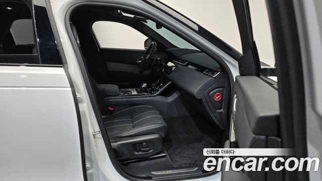 Land Rover Range Rover Velar 2022 — ფოტო 11/20