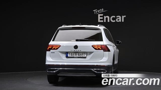 Volkswagen Tiguan Allspace 2023 — ფოტო 4/20