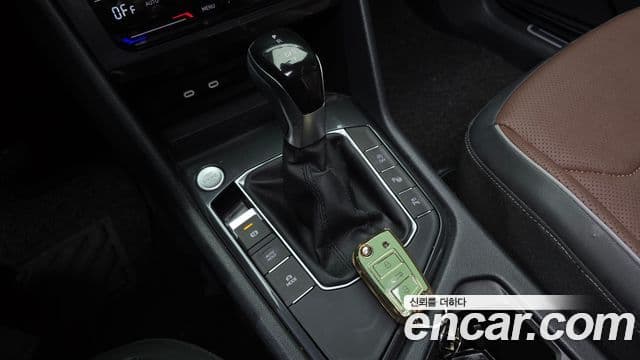 Volkswagen Tiguan Allspace 2023 — ფოტო 9/20