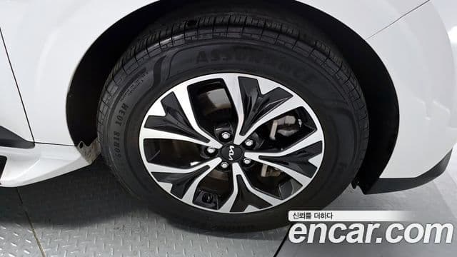 Kia Carnival 2022 — фото 5 из 20