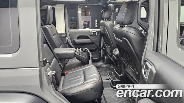 Jeep Wrangler 2019 — ფოტო 12/20