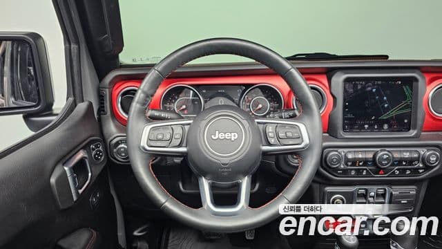 Jeep Wrangler 2019 — ფოტო 13/20