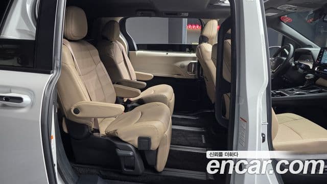Toyota Sienna 2024 — Şəkil 12/20