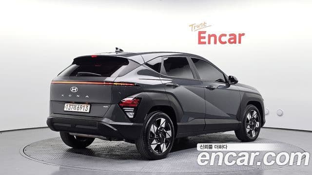 Hyundai Kona 2023 — ფოტო 2/20