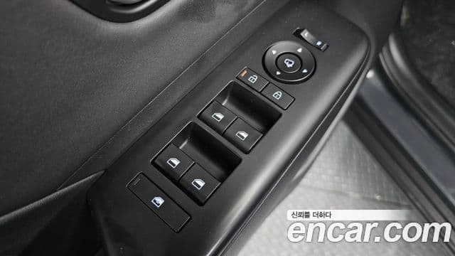 Hyundai Kona 2023 — ფოტო 13/20