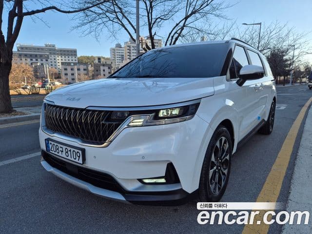 Kia Carnival 2023 — ფოტო 1/20