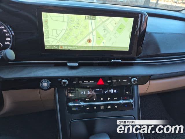 Kia Carnival 2023 — ფოტო 11/20