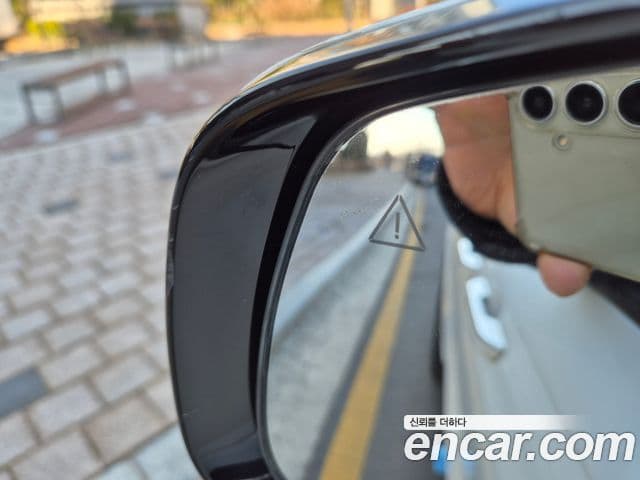 Kia Carnival 2023 — ფოტო 12/20