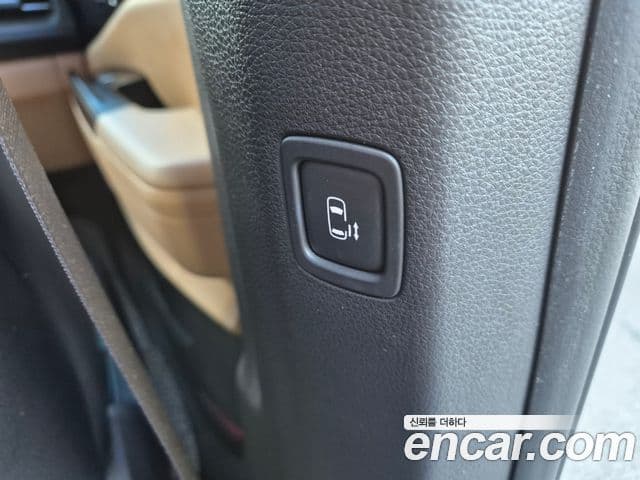 Kia Carnival 2023 — Фото 16/20