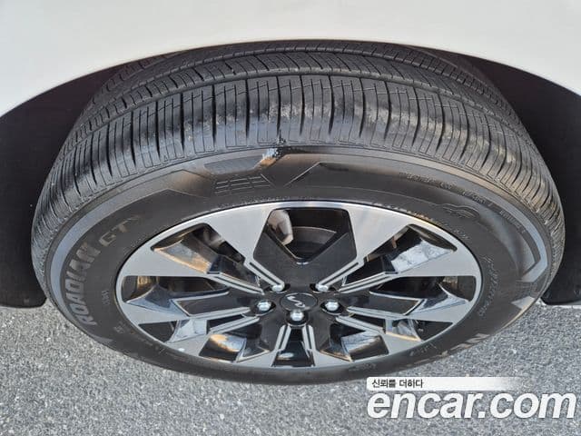Kia Carnival 2023 — Фото 18/20