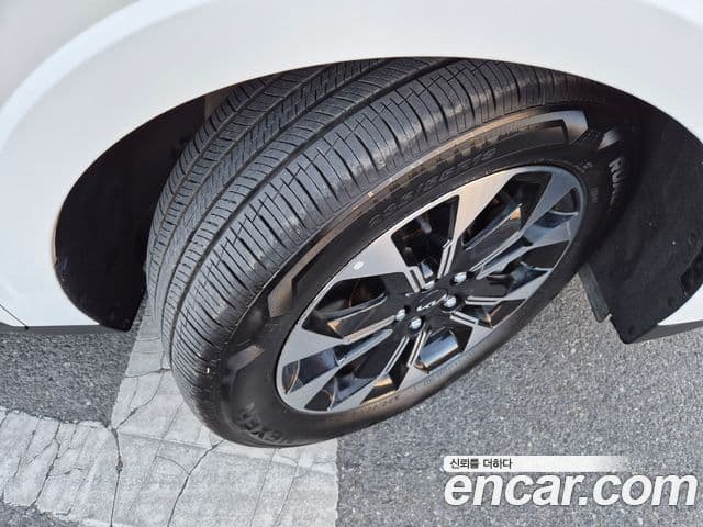 Kia Carnival 2023 — Фото 19/20