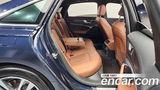 Audi A6 2022 — Photo 2/20