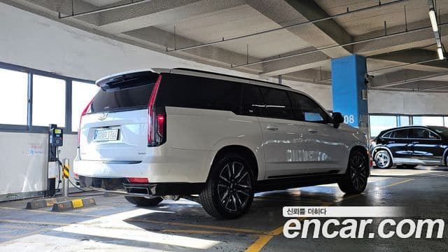 Cadillac Escalade 2023 — Şəkil 2/20