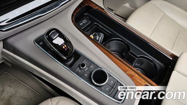 Cadillac Escalade 2023 — Şəkil 9/20