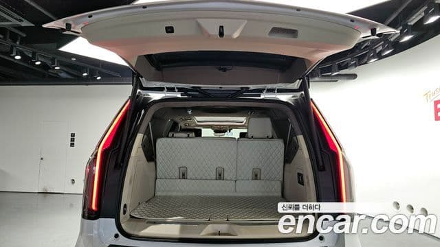 Cadillac Escalade 2023 — фото 20 из 20