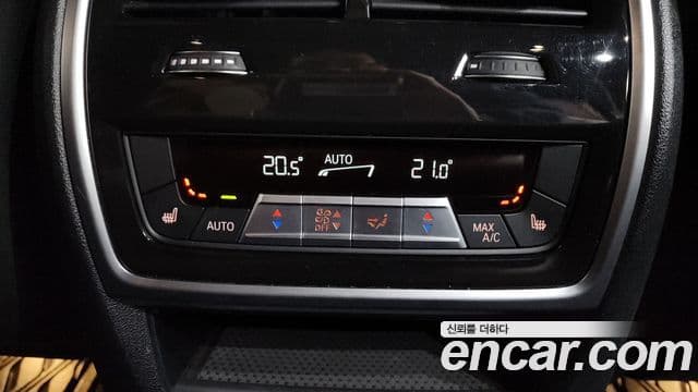 BMW X5 2022 — ფოტო 18/20
