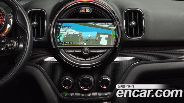 Mini Cooper S Countryman 2018 — ფოტო 14/20