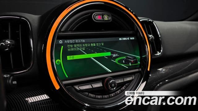 Mini Cooper S Countryman 2018 — ფოტო 16/20