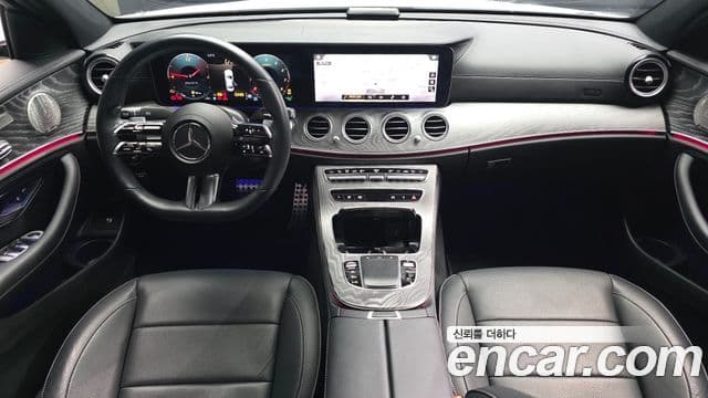 Mercedes-Benz E-Class 2022 — ფოტო 7/20