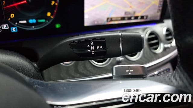 Mercedes-Benz E-Class 2022 — ფოტო 9/20
