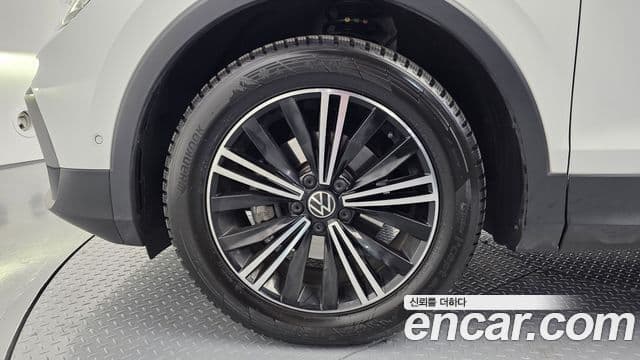 Volkswagen Tiguan 2024 — Photo 1/20