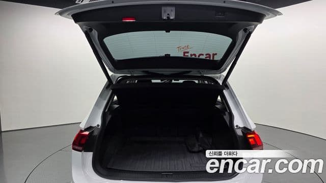 Volkswagen Tiguan 2024 — Photo 4/20