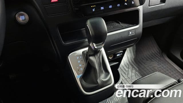 Hyundai Staria 2023 — Фото 9/20