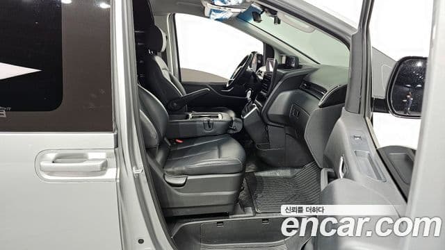 Hyundai Staria 2023 — Фото 11/20