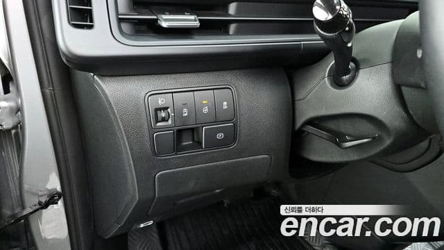 Hyundai Staria 2023 — Фото 19/20