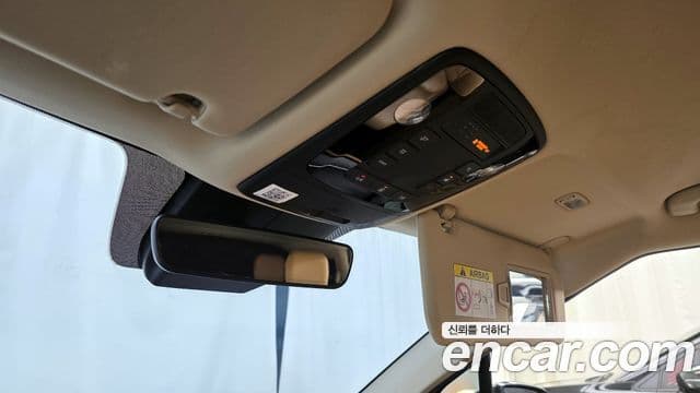 Kia Carnival 2021 — фото 18 из 20